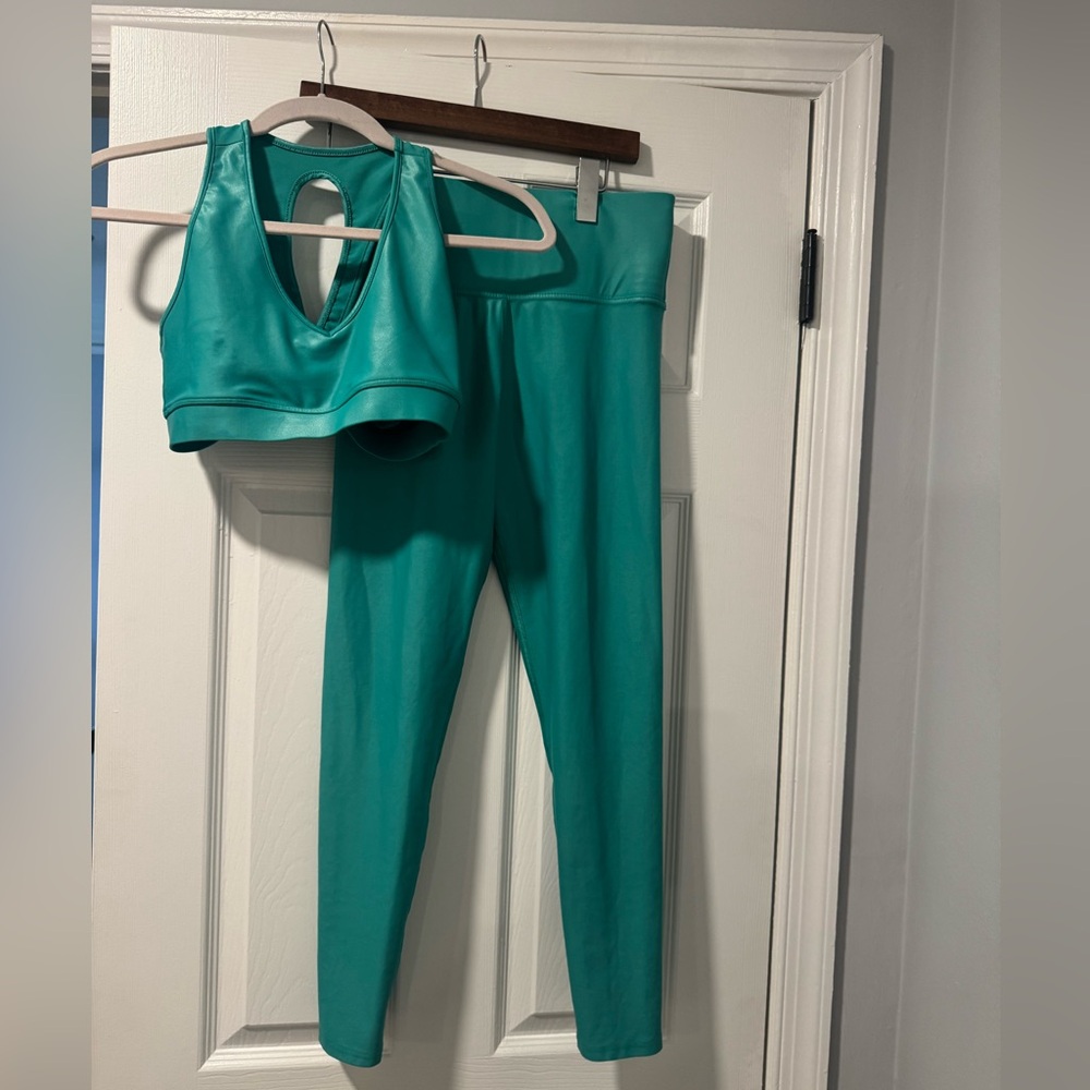 Carbon 38 Activewear Set